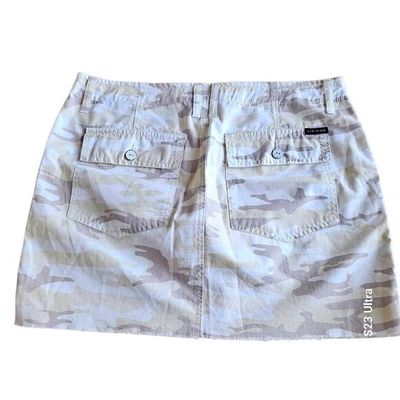 Sanctuary Sz 30 light camo mini skirt - Picture 2 of 7